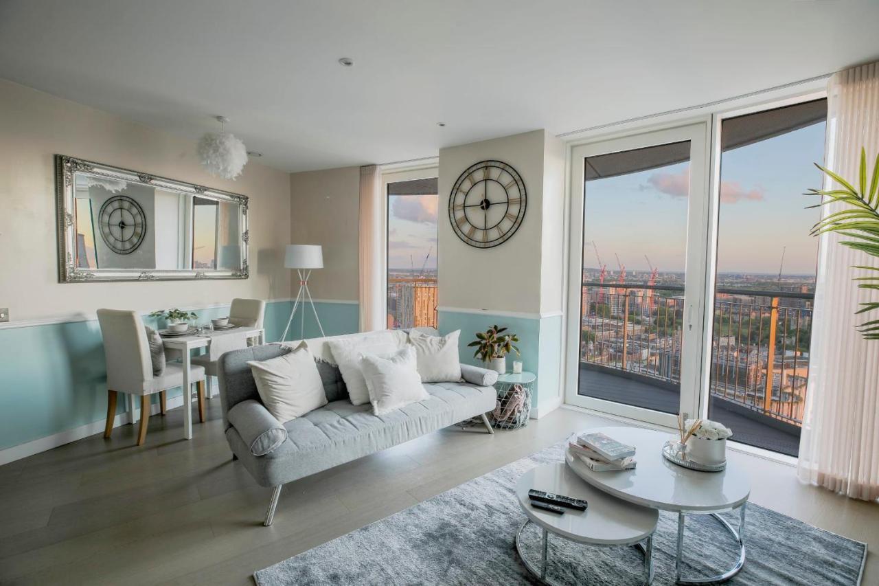 Amazing London City Skyline View & Transport Links Barking  Bagian luar foto
